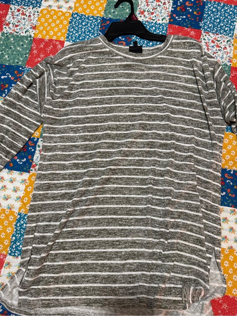 bobeau Gray and White Striped Long Sleeve Tee